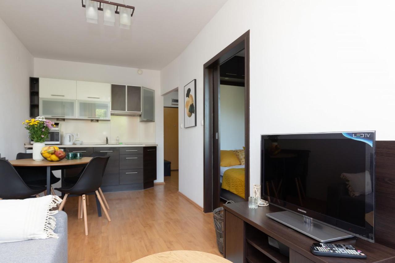 Cozy Apartment With Balcony Warszawa By Noclegi Renters Exterior foto